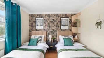 2 bedrooms, iron/ironing board, free WiFi, bed sheets