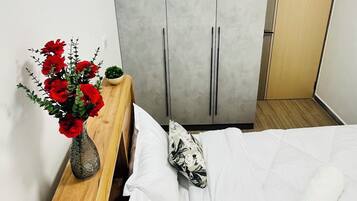 1 chambre, fer et planche Ă repasser, Wi-Fi gratuit, draps fournis