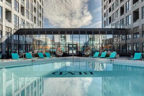Pool - Modern 1 Bedroom Apartment near Downtown | BLVD Beltline Building (Calgary)