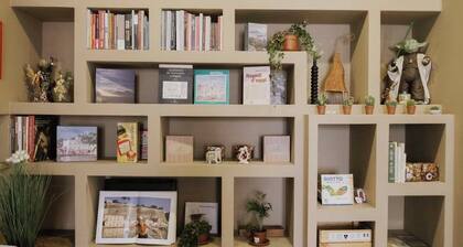 Modern apartment in the center of Herculaneum. It is 6 min walk from the excavations.