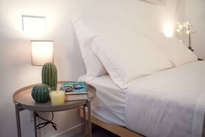 2 bedrooms, travel cot, free WiFi - Trastevere Romantic & Chic | Kitchen | Balcony (Rome)