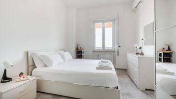 3 camere, culla da viaggio, Wi-Fi gratuito