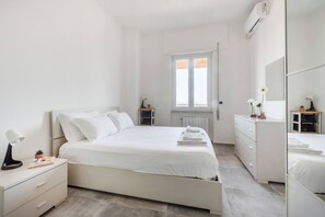 3 camere, culla da viaggio, Wi-Fi gratuito