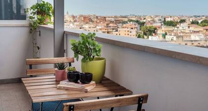 Great View Rome | 2BR | 1Bath | Full Kitchen