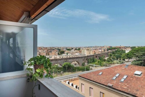 Great View Rome | 2BR | 1Bath | Full Kitchen