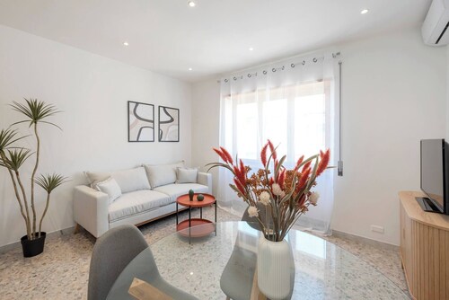 Cinecitta Roma | 1 BR | Kitchen