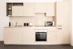 Coffee/tea maker, fridge, microwave, oven - Portaportese Break | 1BR | Kitchen (Rome)
