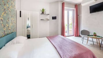 3 bedrooms, WiFi (free), bed sheets