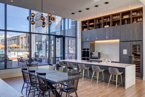 Corporate 1 Bedroom Apartment in Calgary | BLVD Beltline Building