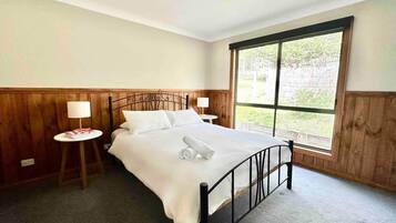 2 bedrooms, iron/ironing board