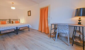 Cuna de viaje y wifi gratis 