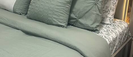 Internet, bed sheets