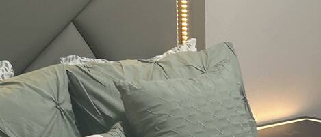 Internet, bed sheets