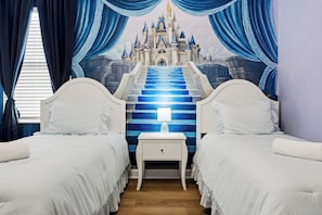 Children’s theme room - Nine Bedroom Vacation Home ChampionsGate (Davenport)