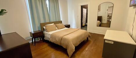Appartement Deluxe, 2 chambres, cuisine, vue sur la cour intérieure | Décor unique, ameublement unique, bureau