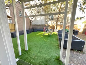 Appartement Deluxe, 2 chambres, cuisine, vue cour intérieure | Restauration extérieure