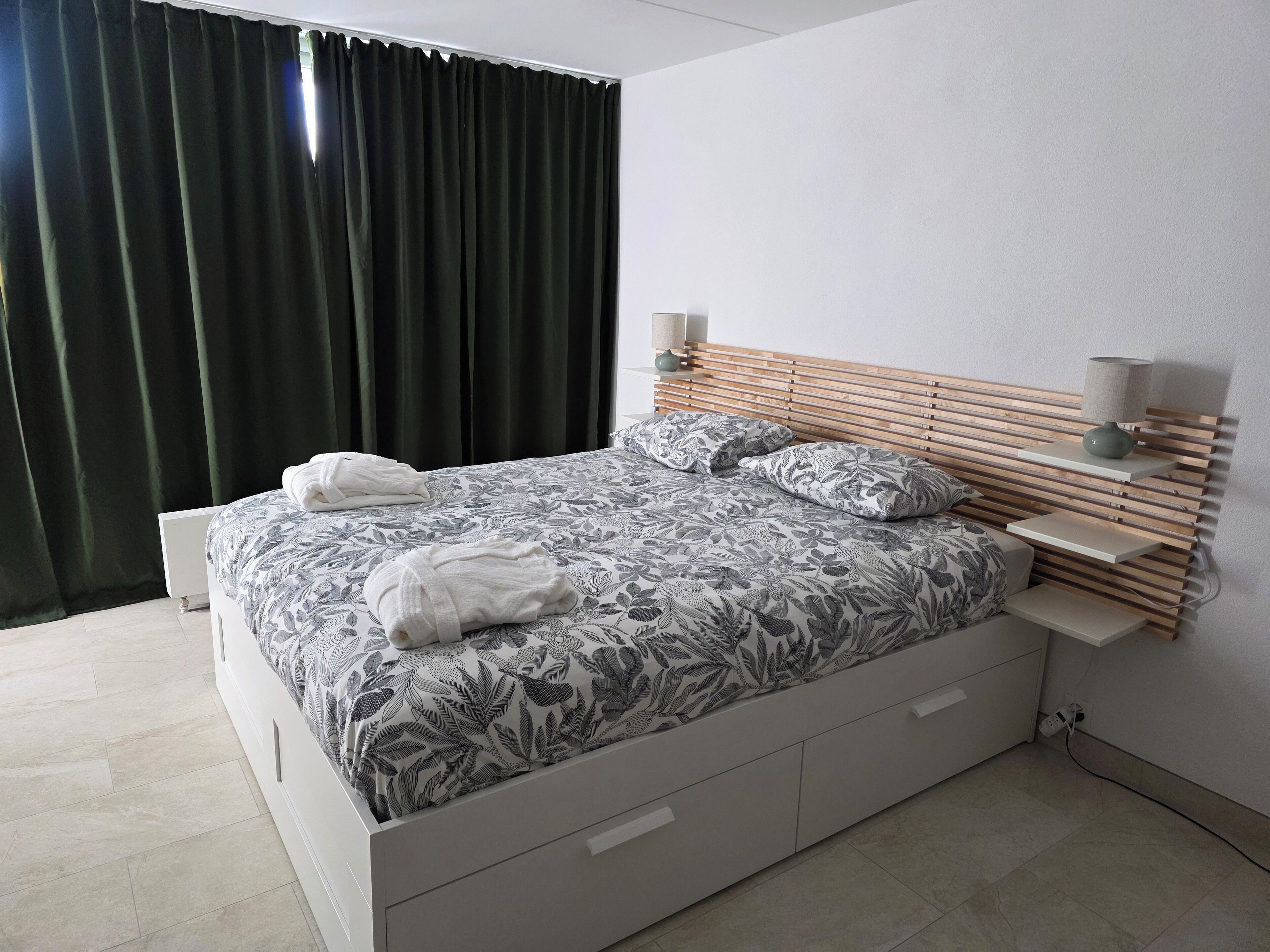 Free WiFi, bed sheets