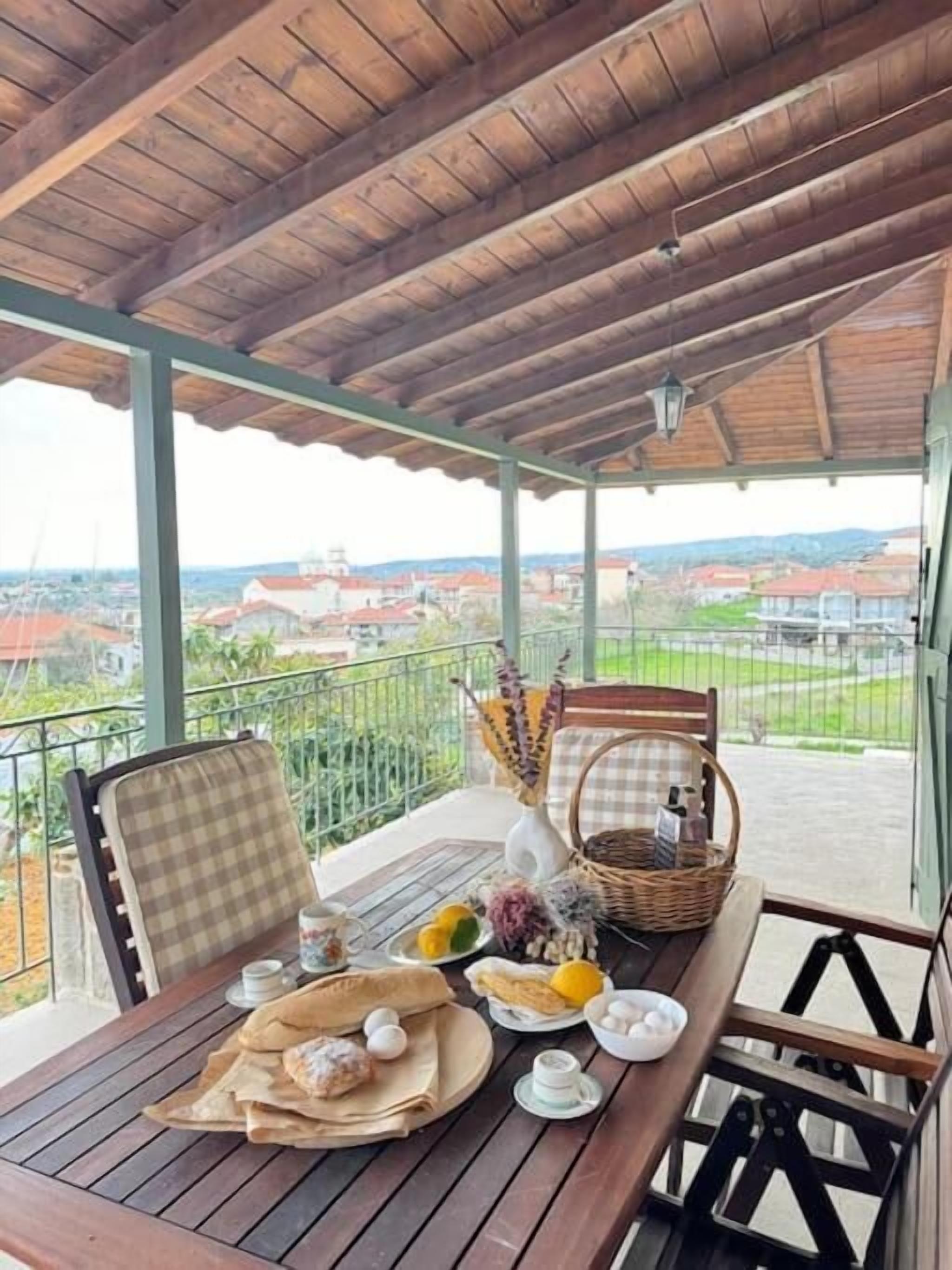 Maison, balcon, vue sur la ville | Restauration en plein air