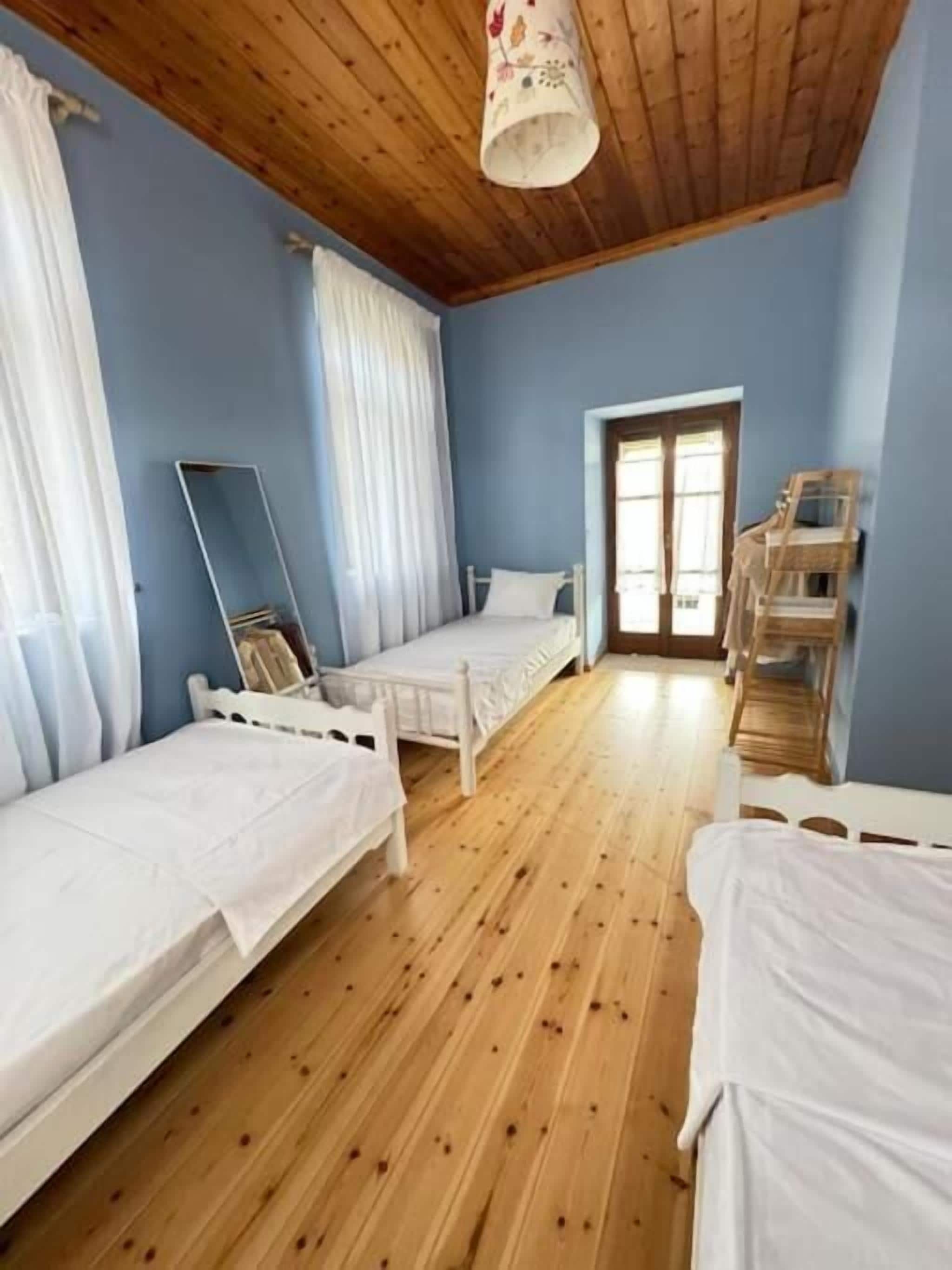 House, Balcony, City View | Iron/ironing board, free WiFi