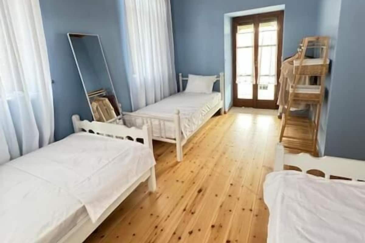 House, Balcony, City View | Iron/ironing board, free WiFi