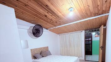 3 chambres, fer et planche à repasser, Wi-Fi