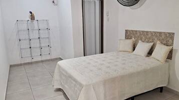 3 chambres, fer et planche à repasser, Wi-Fi