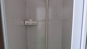 Dusj, såpe og toalettpapir