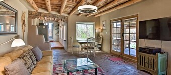 Tranquil Taos Sanctuary Home