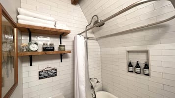 Hårtørrer, håndklæder, Shampoo