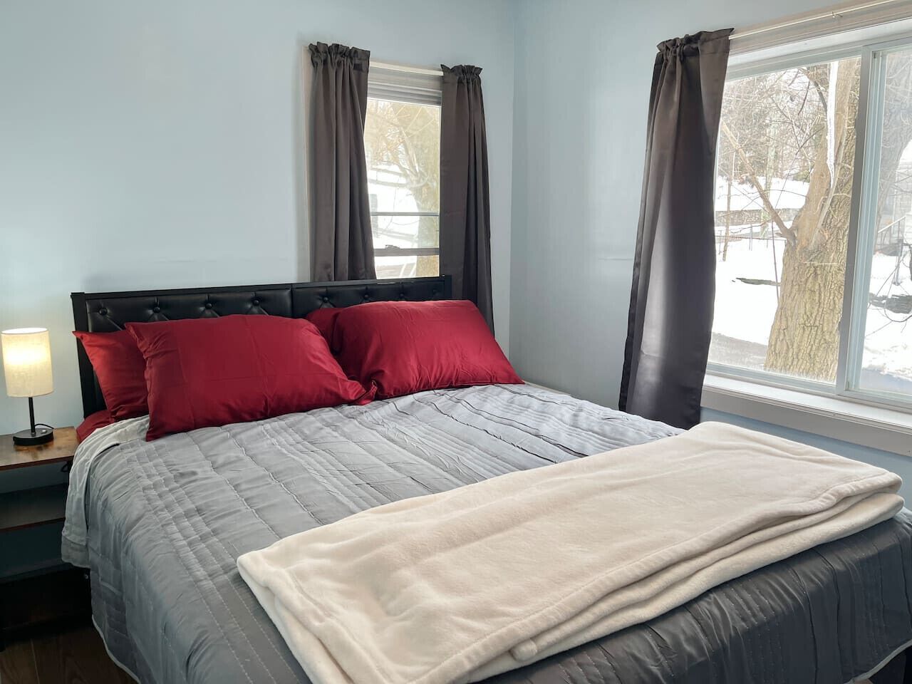 3 bedrooms, desk, iron/ironing board, free WiFi