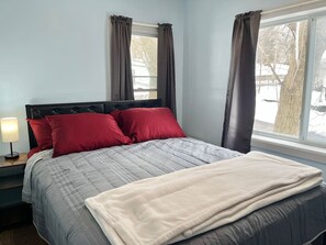 3 bedrooms, desk, iron/ironing board, free WiFi