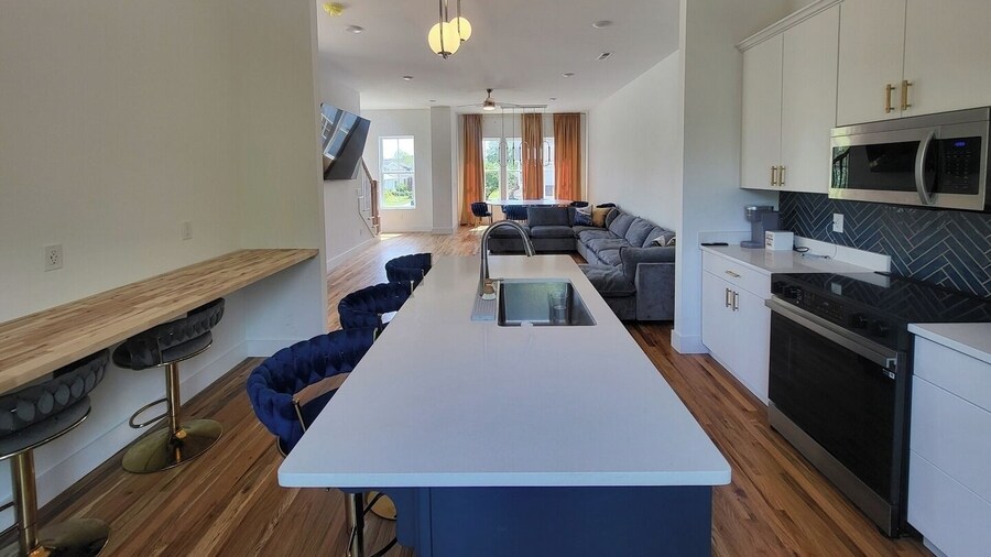 Pet-friendly Townhouse With Free Parking in TN