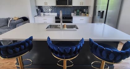 Pet-friendly Townhouse With Free Parking in TN