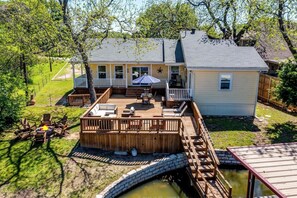 Terrace/patio - Lakefront Home with Private Dock, Firepit and Deck (Granbury)