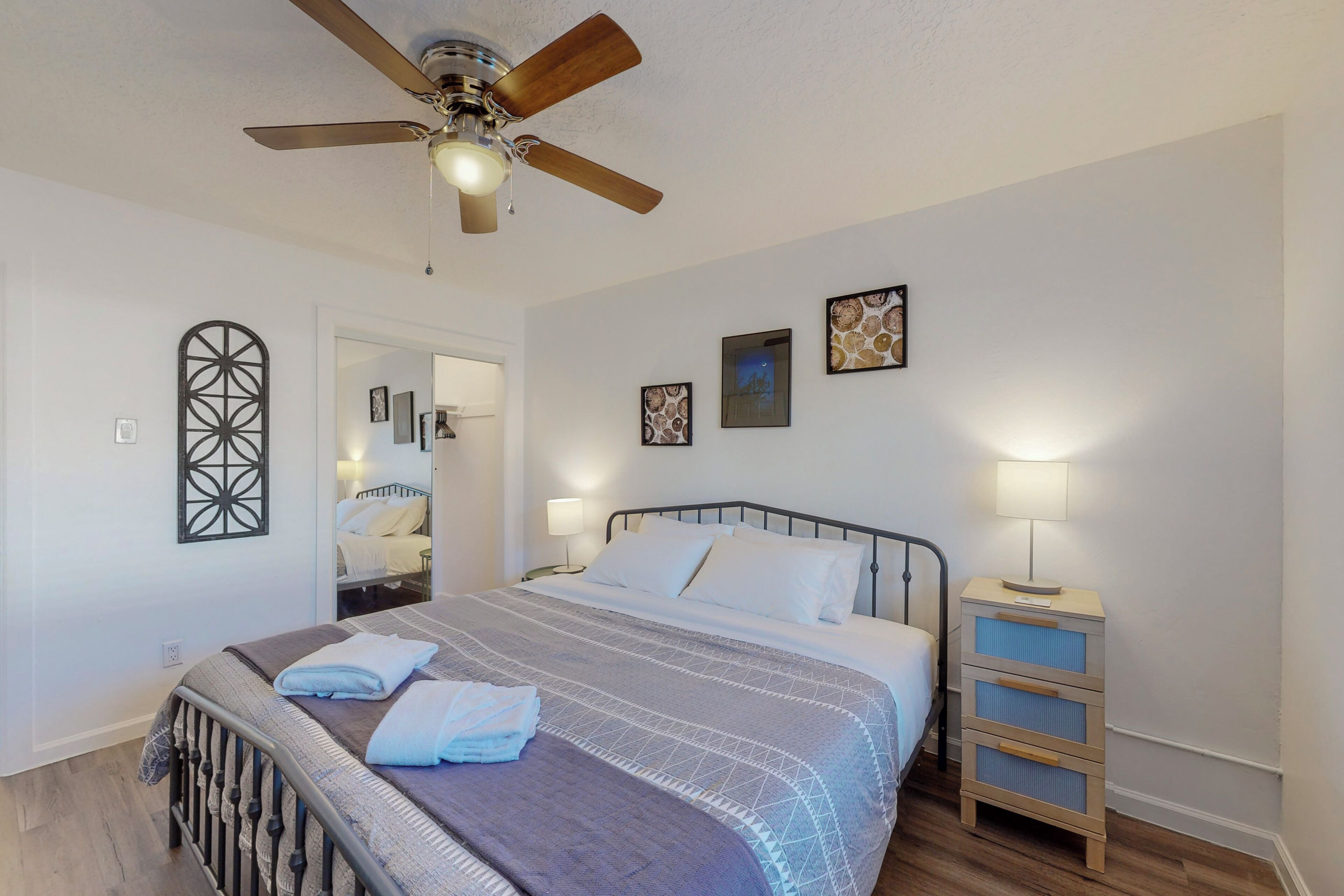 1 chambre, fer et planche à repasser, accès à Internet, literie fournie