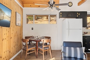 Dining - Amazing 1-bedroom cabin in Green Valley Lake perfect for relaxing getaway (Green Valley Lake)