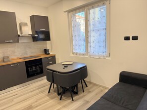 Living area - Milan Naviglio Martesana MM Gorla (Milano)
