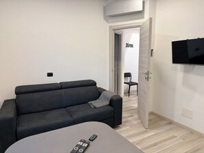 Living area - Milan Naviglio Martesana MM Gorla (Milano)