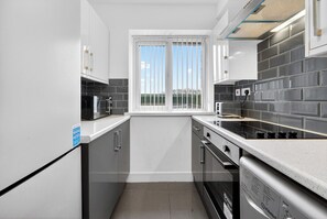 Private kitchen - Amber Vista Apartments Cardiff (Cardiff)