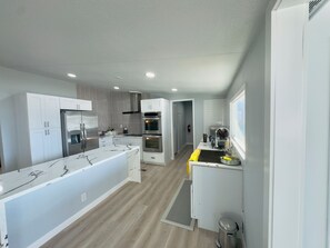 Private kitchen - 3-bedroom house in amazing Huntsville with cool AC (Huntsville)