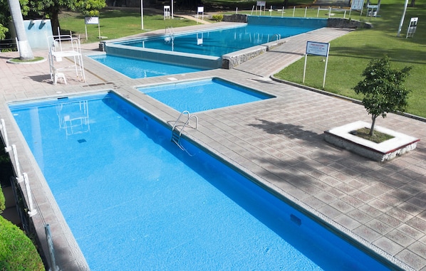 11 piscinas externas