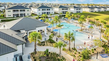 Outdoor pool, sun loungers