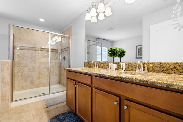 House, 6 Bedrooms, Private Pool | Bathroom