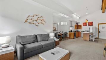 Televisión, chimenea, oficina