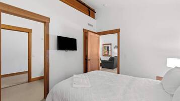 Bügeleisen/Bügelbrett, WLAN, Bettwäsche