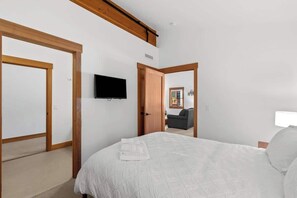 Bügeleisen/Bügelbrett, WLAN, Bettwäsche