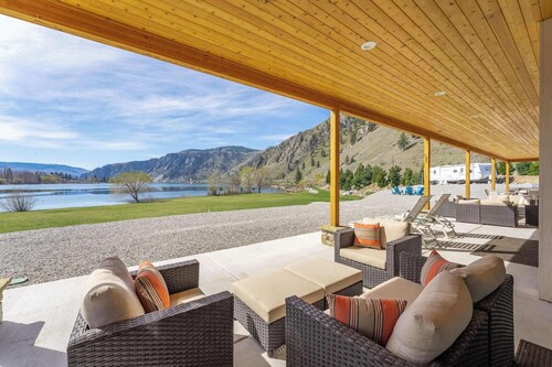 Entiat Waterfront: Beach, Fire Pit, Mountain Views