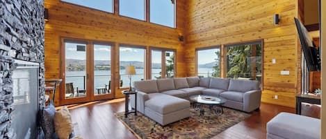 TV, fireplace, offices