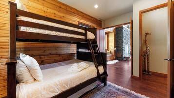 3 bedrooms, WiFi, bed sheets