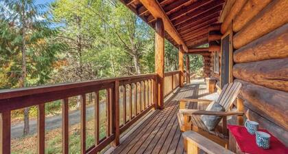 Secluded cabin with private hot tub & views